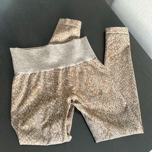 Size Small NVGTN Leggings